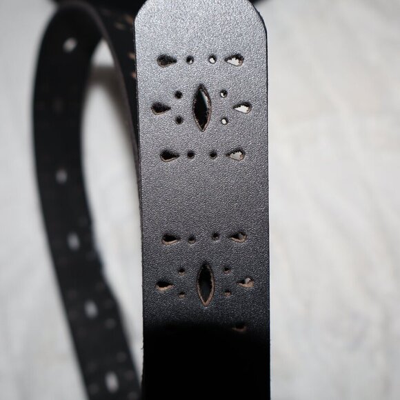 Women's Time and Tru Black 100% Leather Perforated Belt w/ Nickel Colored Buckle - Picture 7 of 8